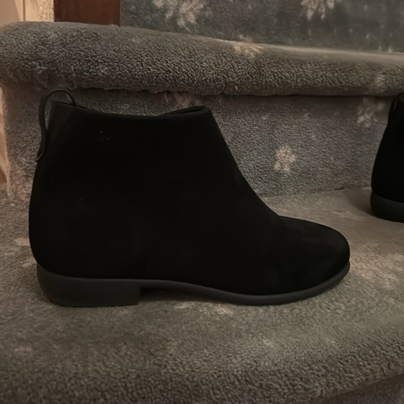 Aerosoles Women's Black Suede Spencer Boots Size 8.5 Wide - Picture 2 of 9